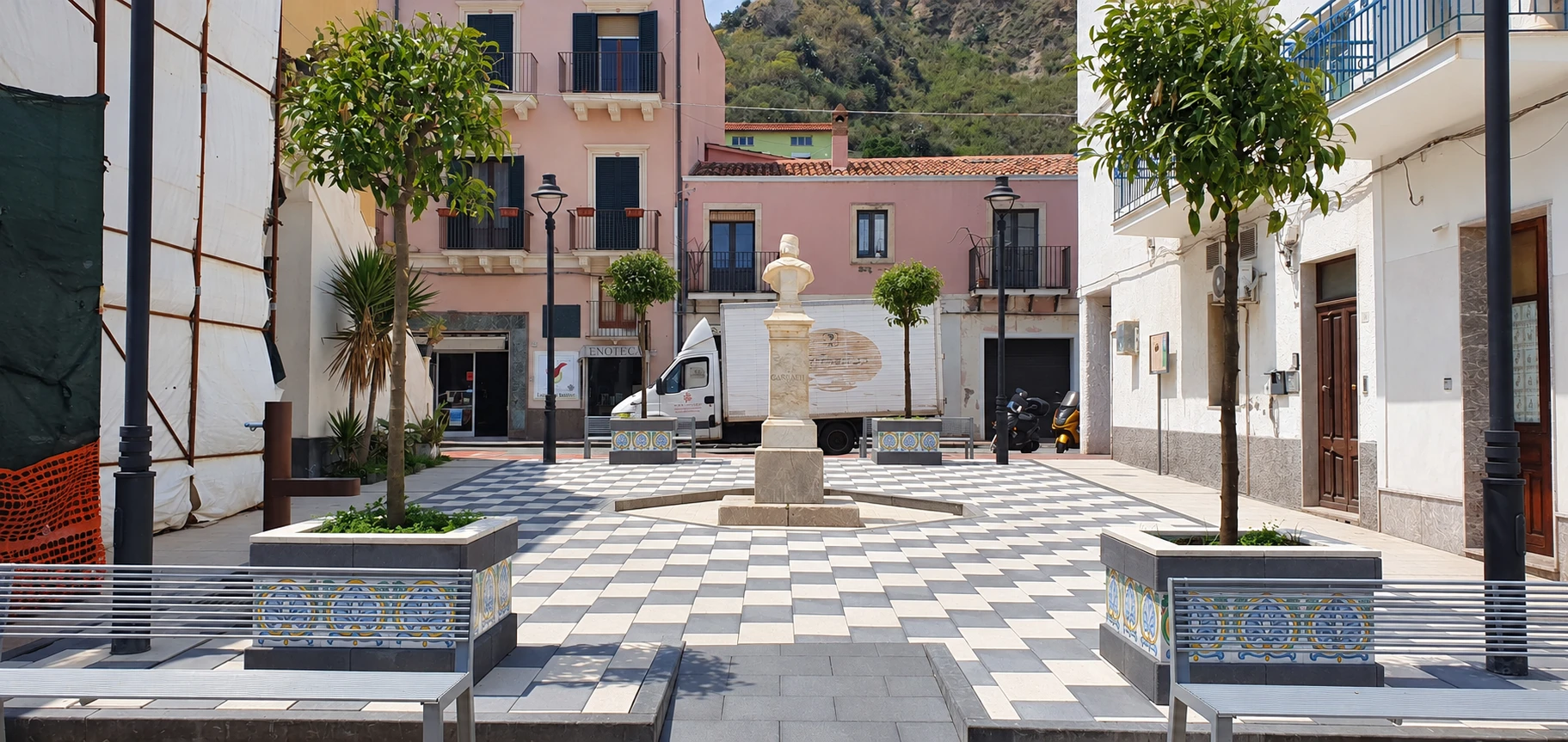 Giardini Naxos (ME) - Piazzetta